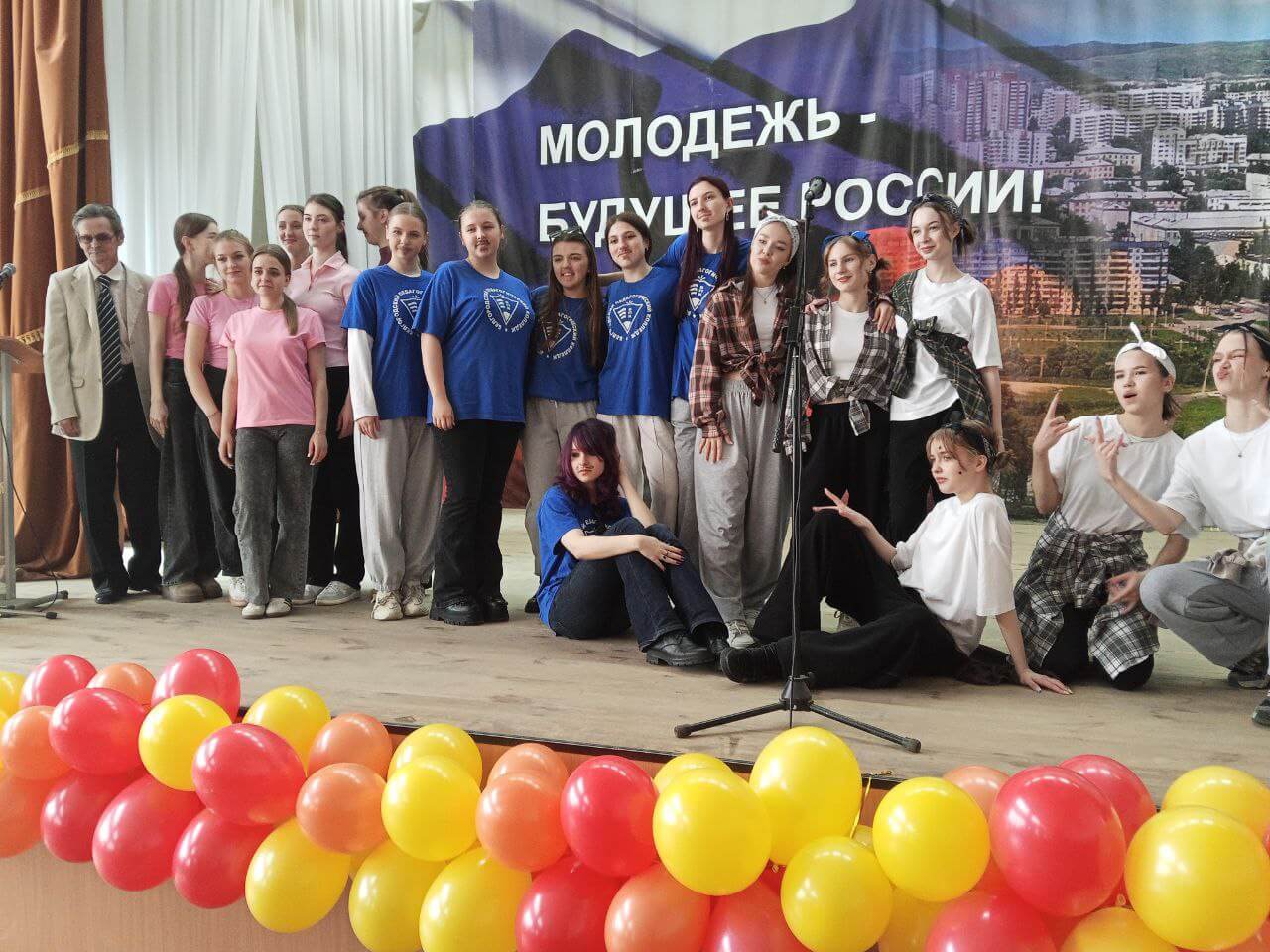 А ну-ка, девушки!